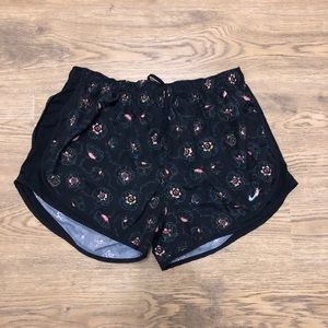 NWOT NIKE RUNNING SHORTS